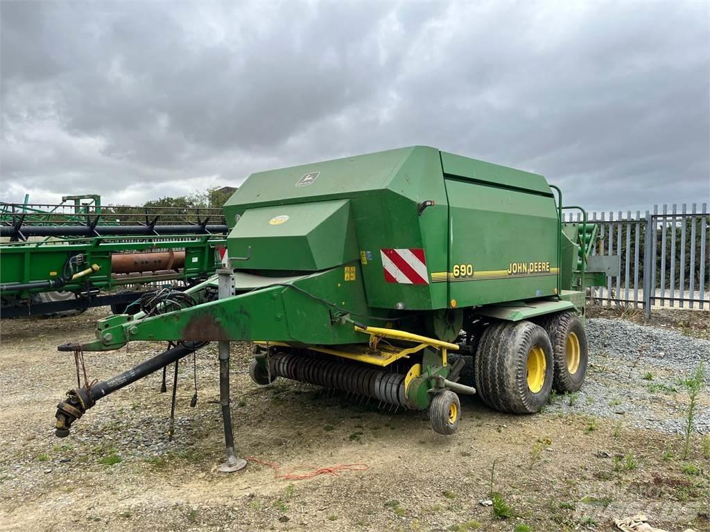 John Deere 690 Vierkante balenpers