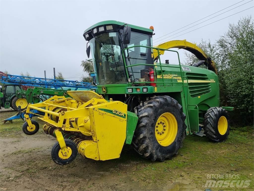 John Deere 7400 Getrokken veldhakselaar