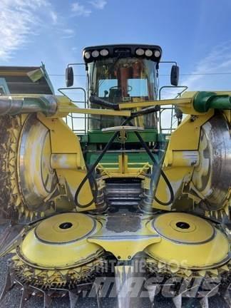 John Deere 7700 Getrokken veldhakselaar