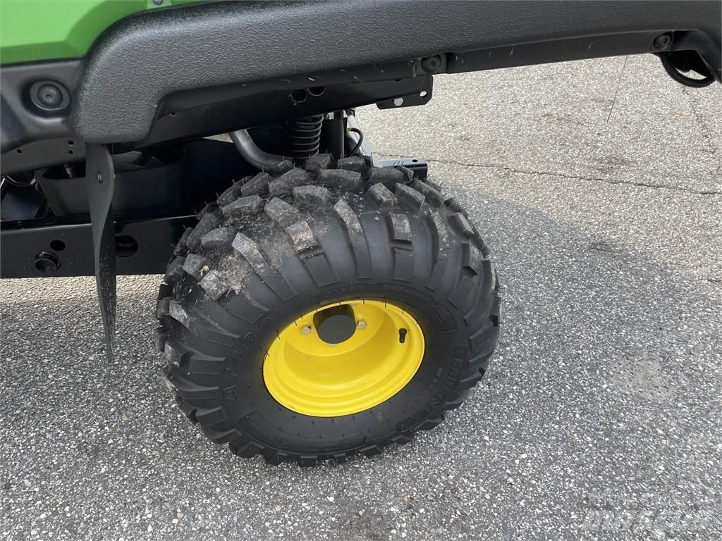 John Deere 815E Utiliteitsmachines