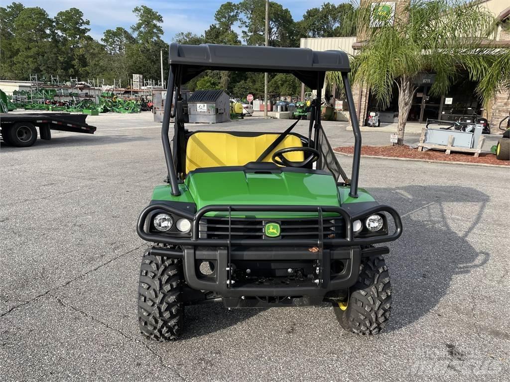 John Deere 815E Utiliteitsmachines