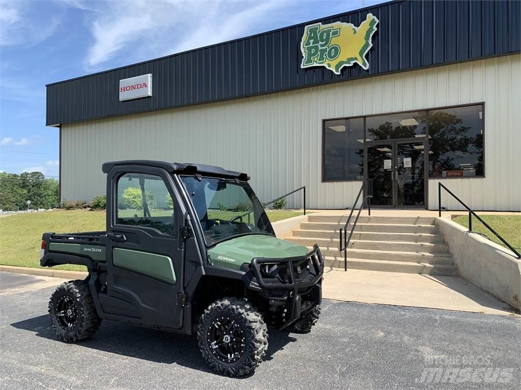 John Deere 835M Utiliteitsmachines