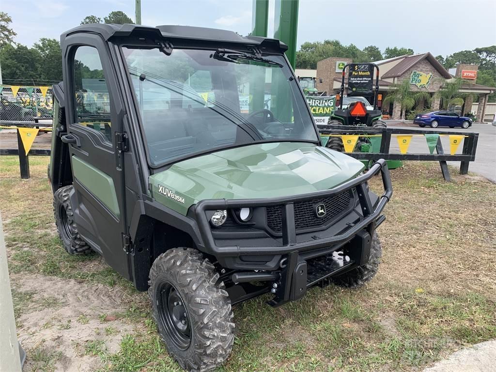 John Deere 835M Utiliteitsmachines
