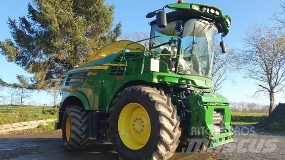 John Deere 8400 Getrokken veldhakselaar