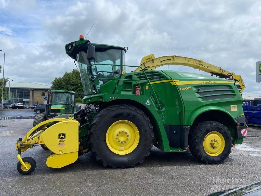 John Deere 8400i Getrokken veldhakselaar