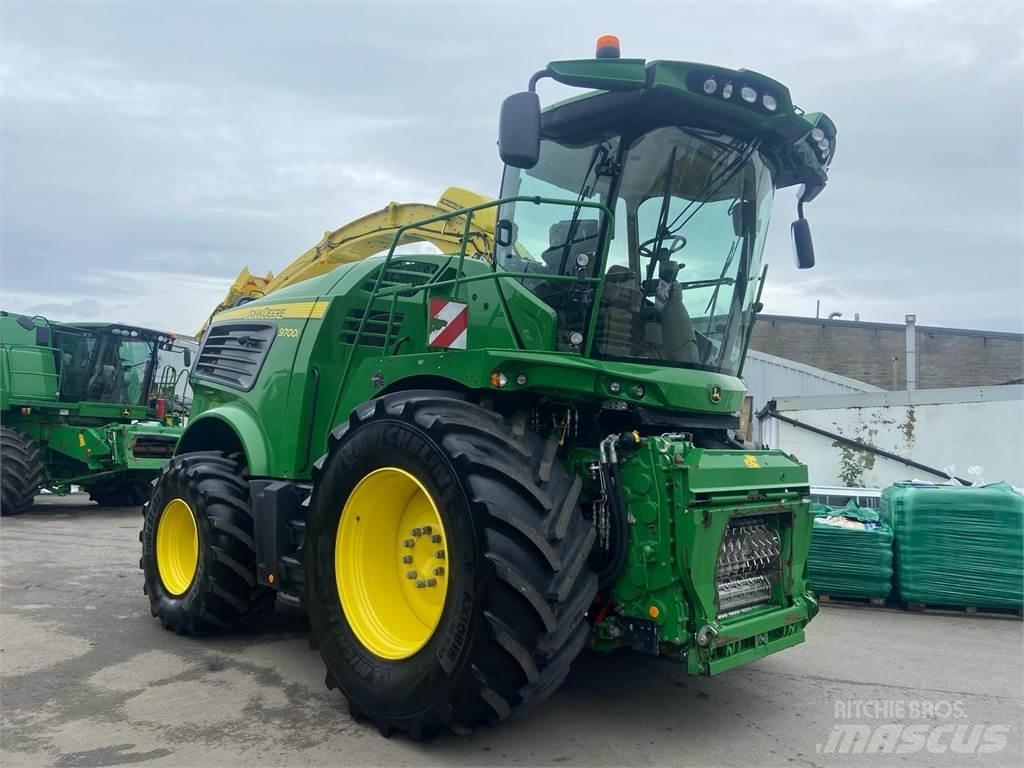 John Deere 9700 Getrokken veldhakselaar