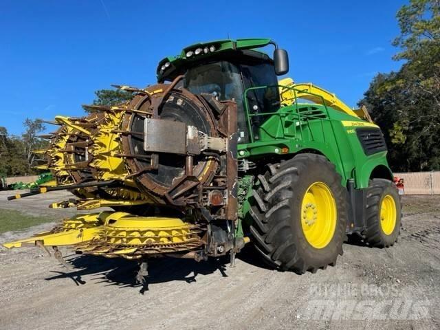John Deere 9900 Getrokken veldhakselaar