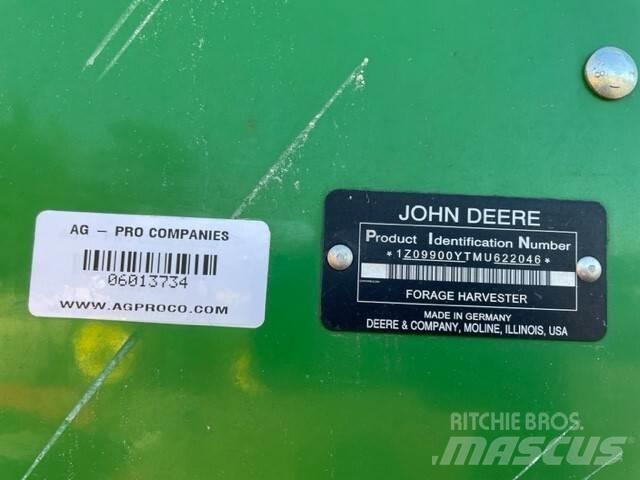 John Deere 9900 Getrokken veldhakselaar