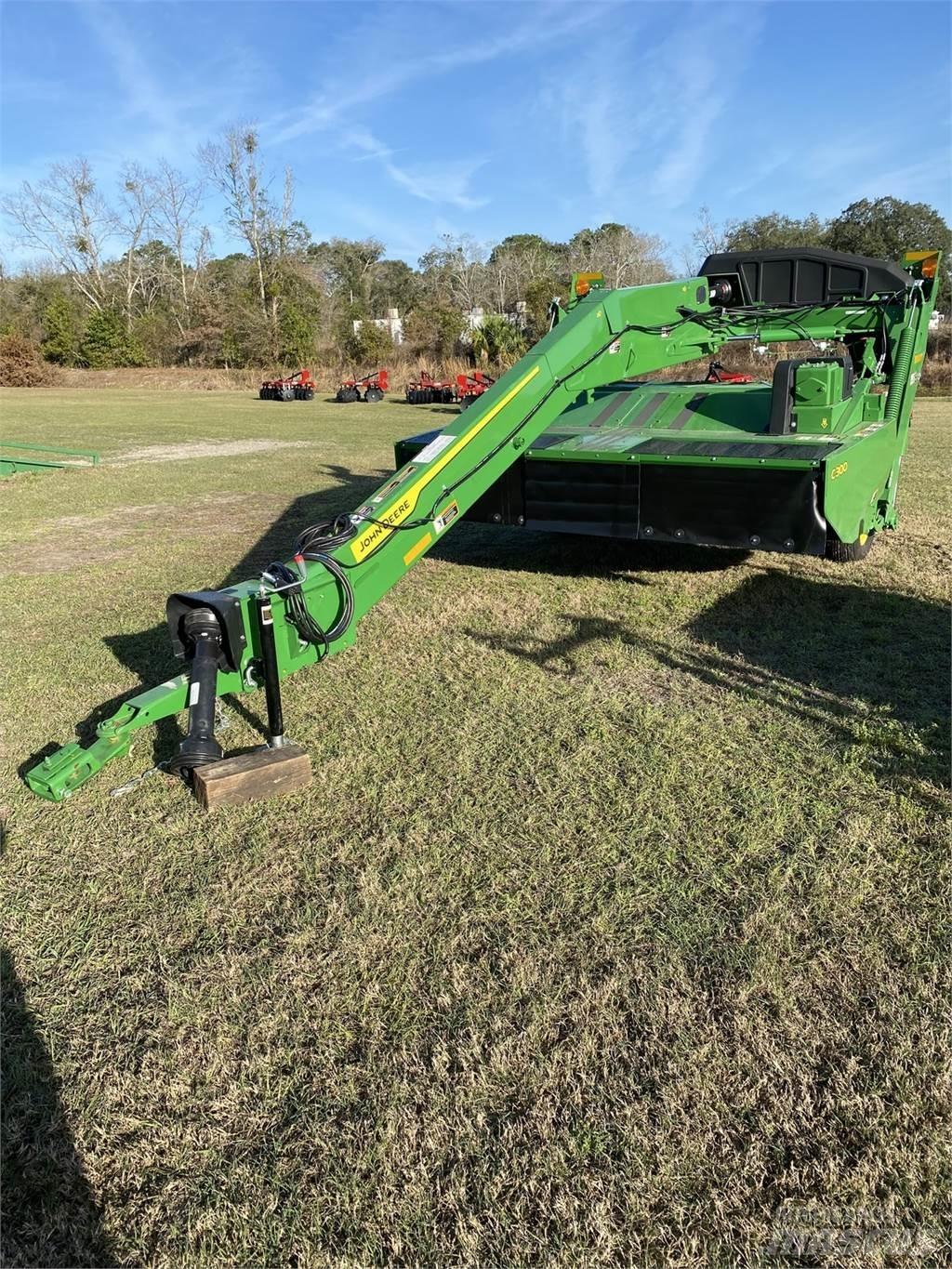 John Deere C300 Maaikneuzers