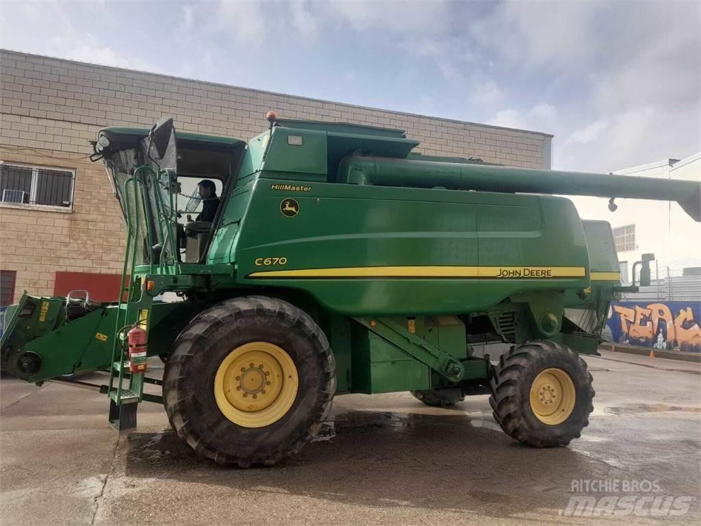 John Deere C670 Maaidorsmachines