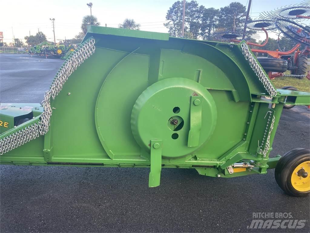 John Deere FC12E Balenhakselaars, -snijders en -afwikkelaars