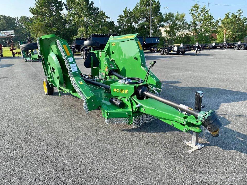 John Deere FC15E Balenhakselaars, -snijders en -afwikkelaars