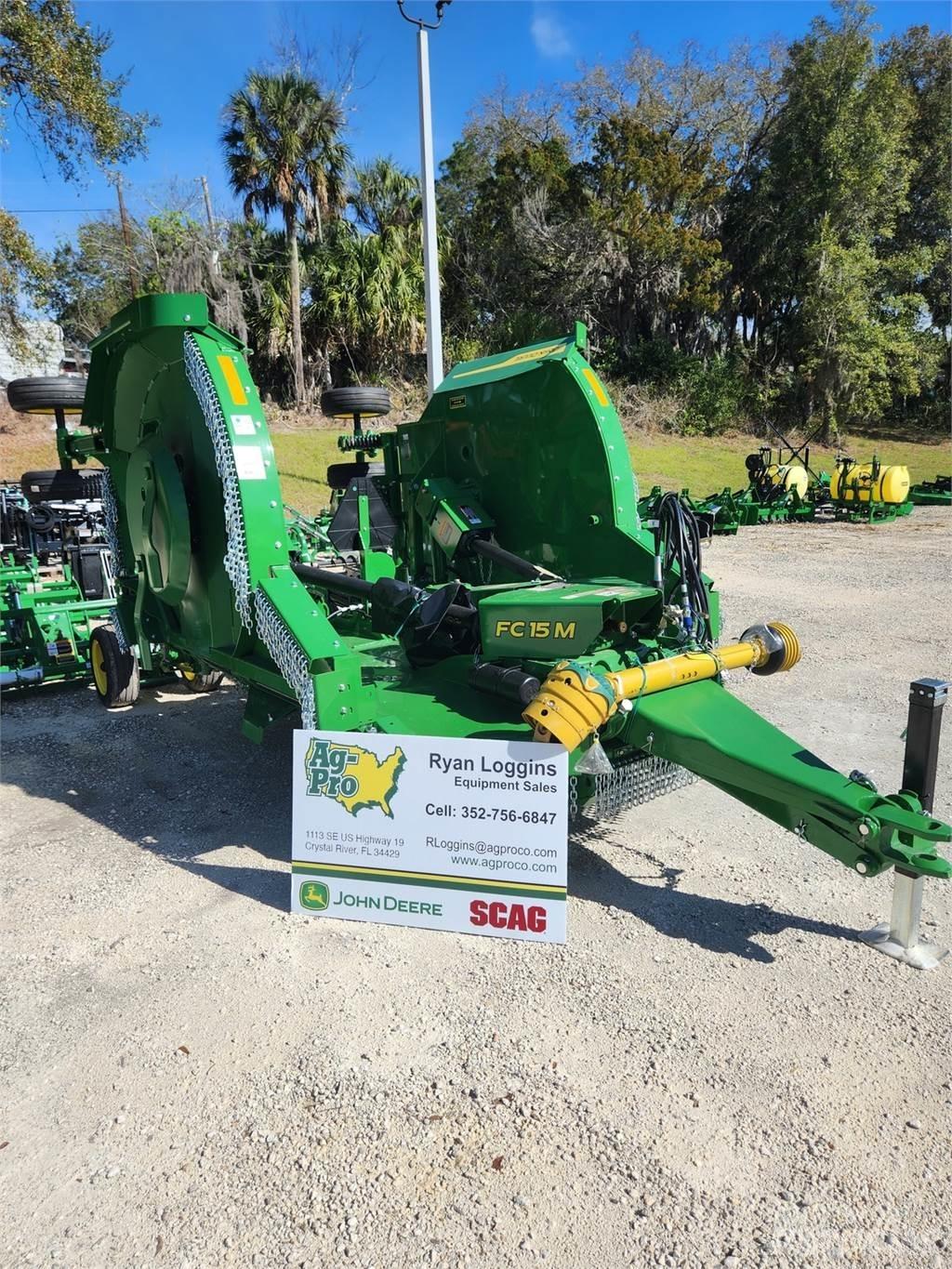 John Deere FC15M Balenhakselaars, -snijders en -afwikkelaars