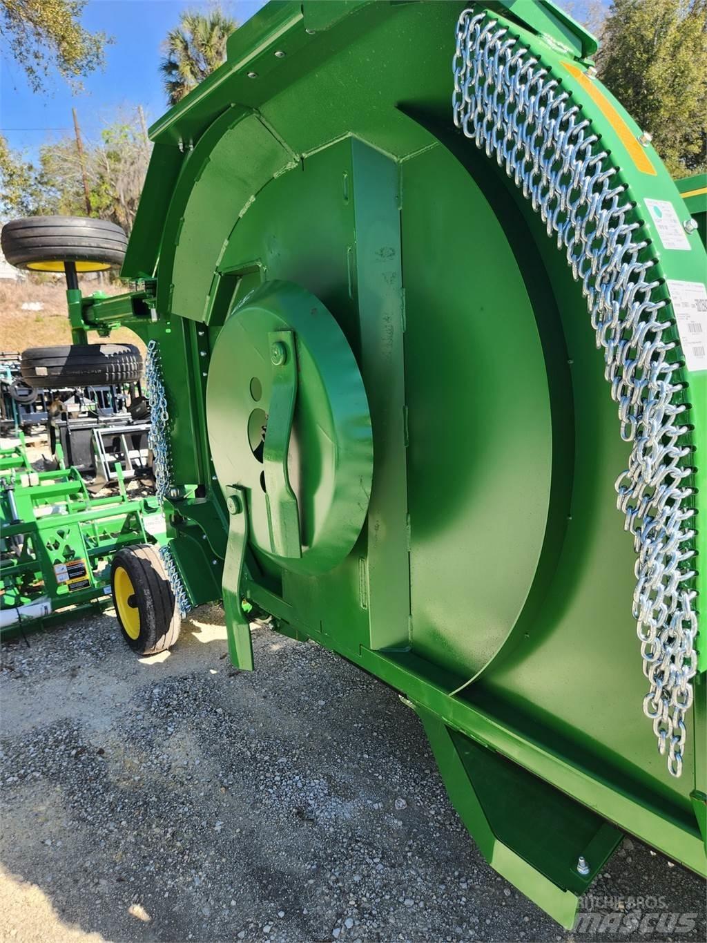 John Deere FC15M Balenhakselaars, -snijders en -afwikkelaars