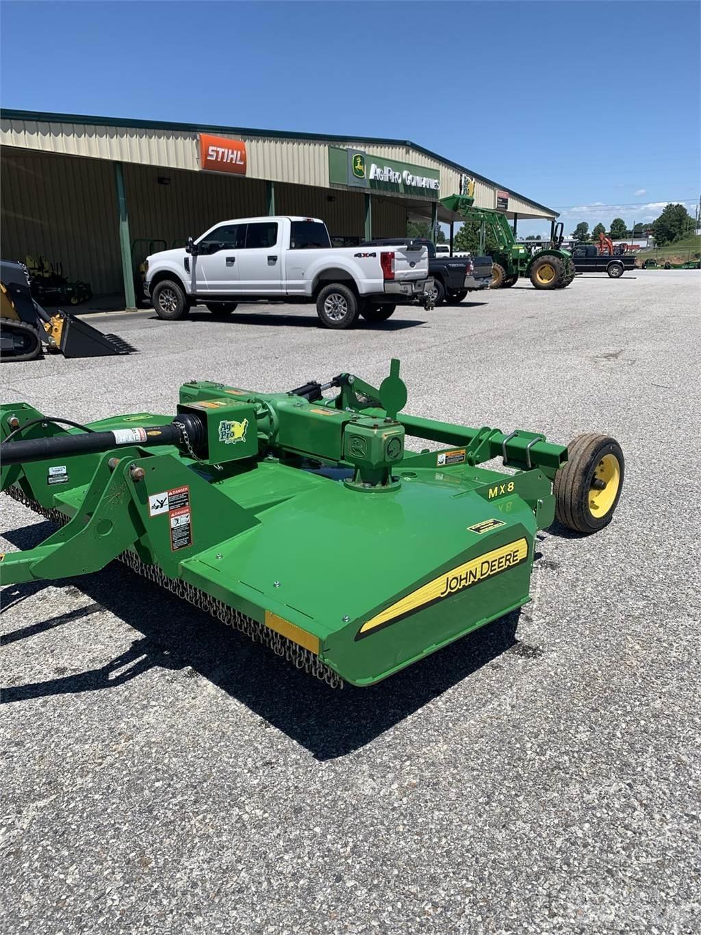 John Deere MX8 Balenhakselaars, -snijders en -afwikkelaars