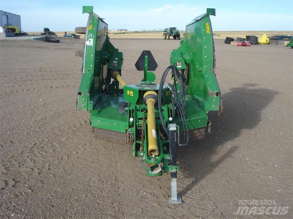 John Deere R15 Balenhakselaars, -snijders en -afwikkelaars