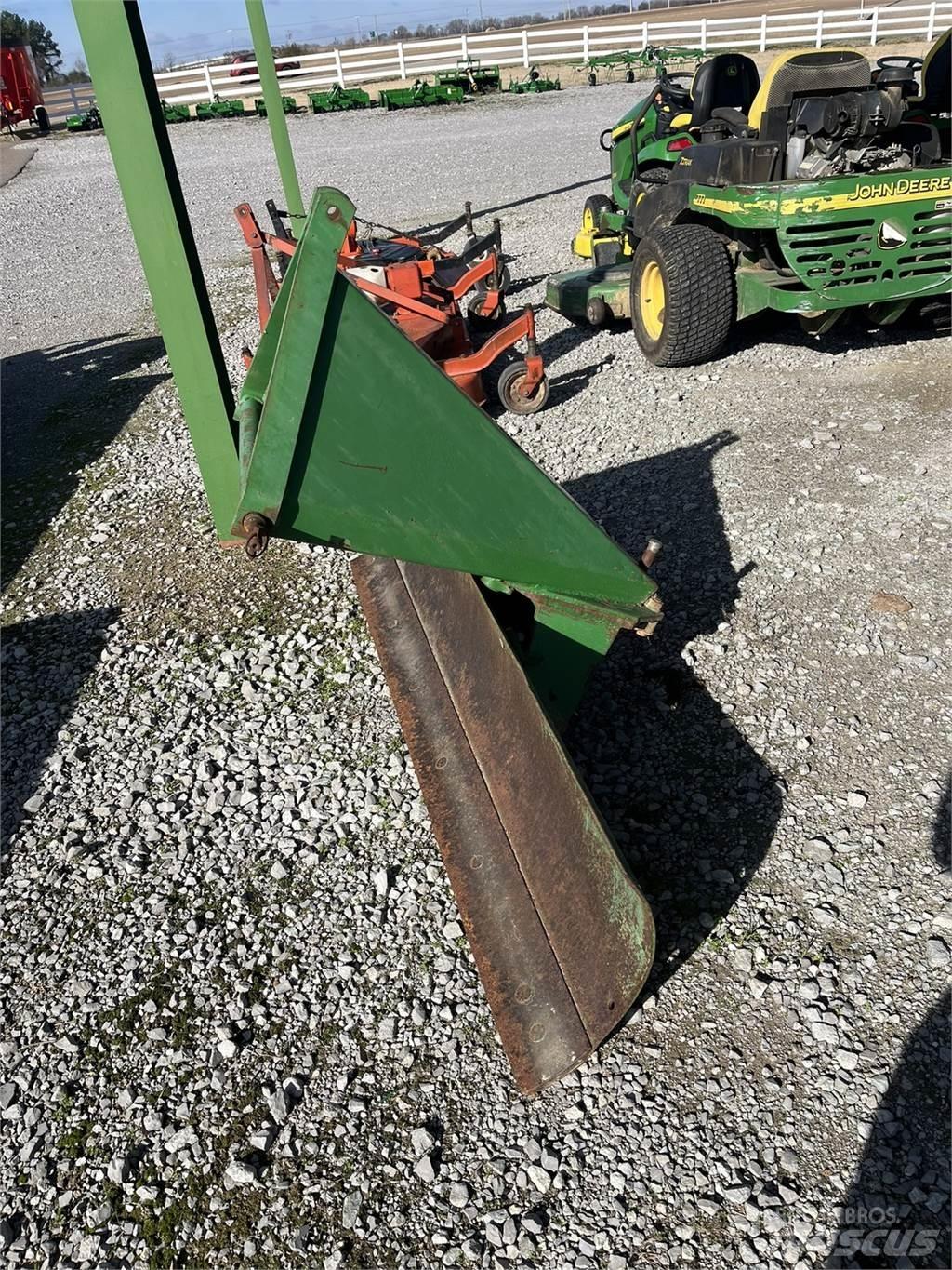 John Deere RB60 Sneeuwschuivers en -ploegen