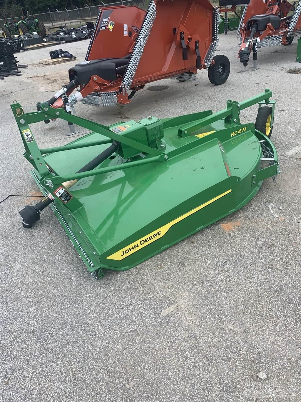 John Deere RC6M Balenhakselaars, -snijders en -afwikkelaars