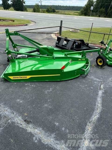 John Deere RC7M Balenhakselaars, -snijders en -afwikkelaars