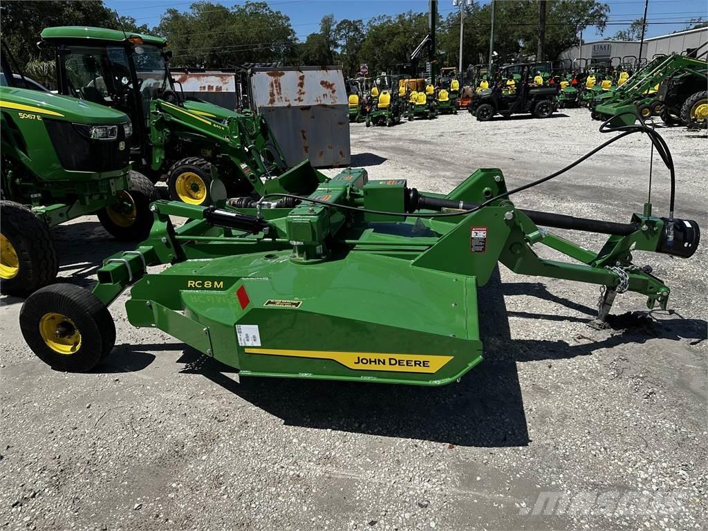 John Deere RC8M Balenhakselaars, -snijders en -afwikkelaars