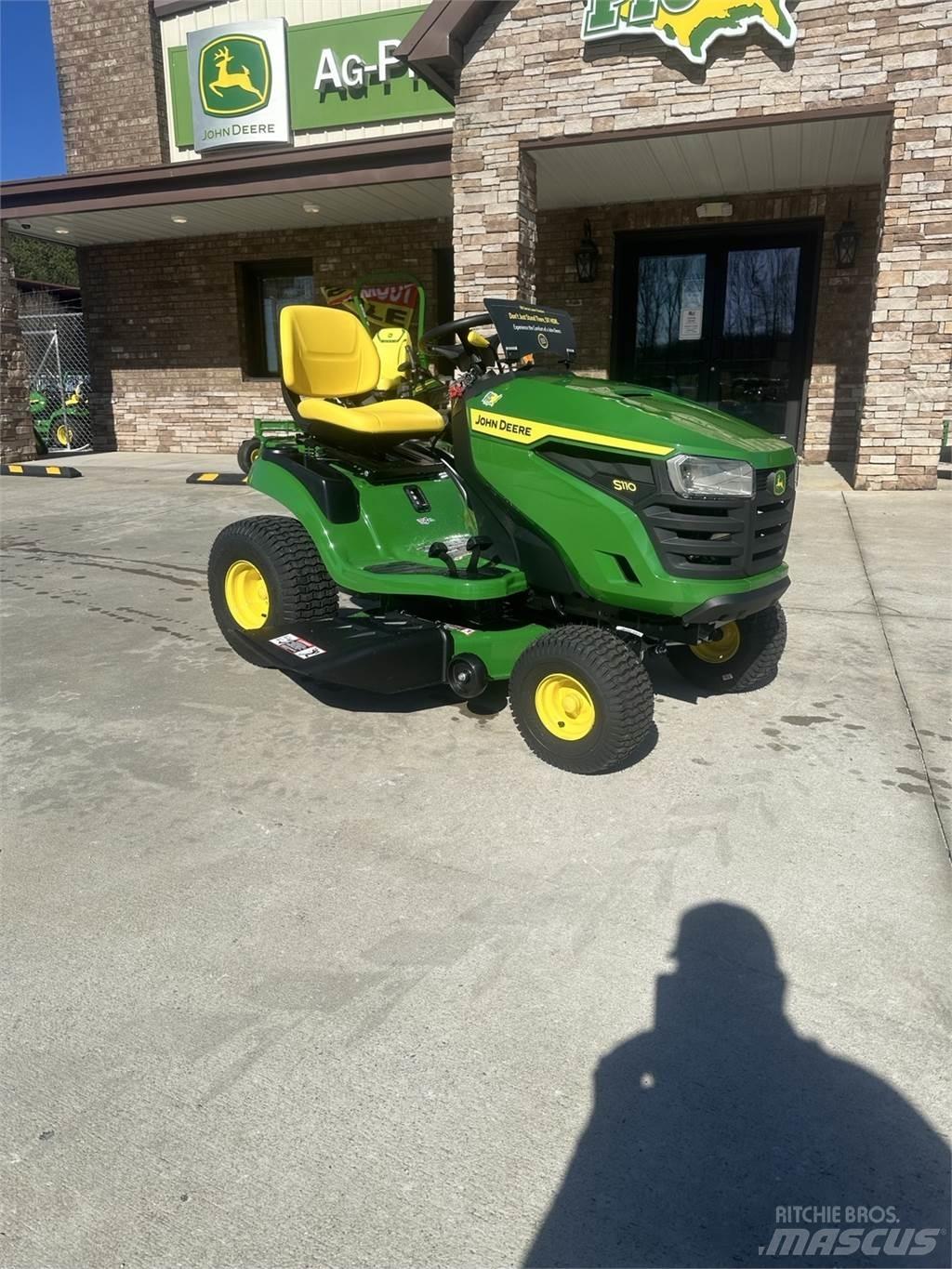 John Deere S110 Rijmaaiers