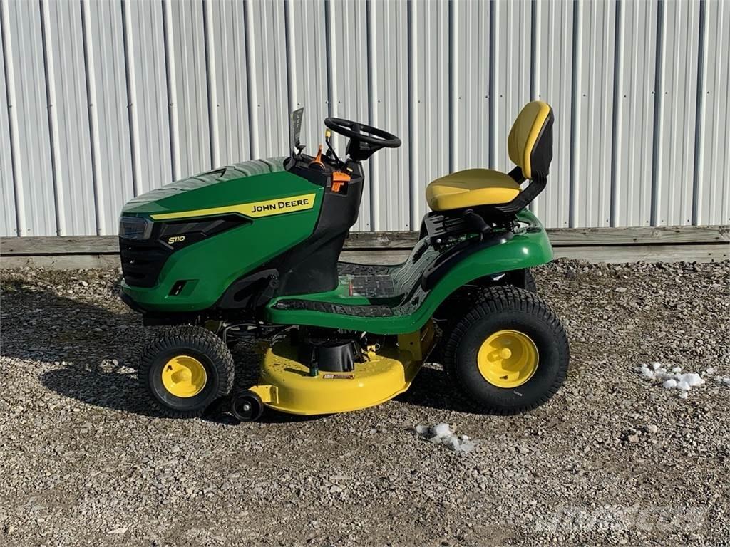John Deere S110 Rijmaaiers