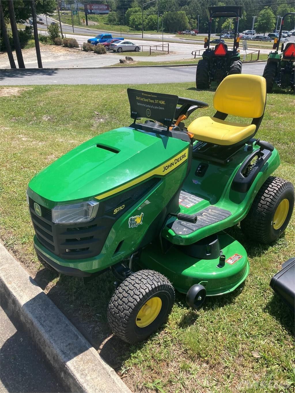 John Deere S110 Rijmaaiers