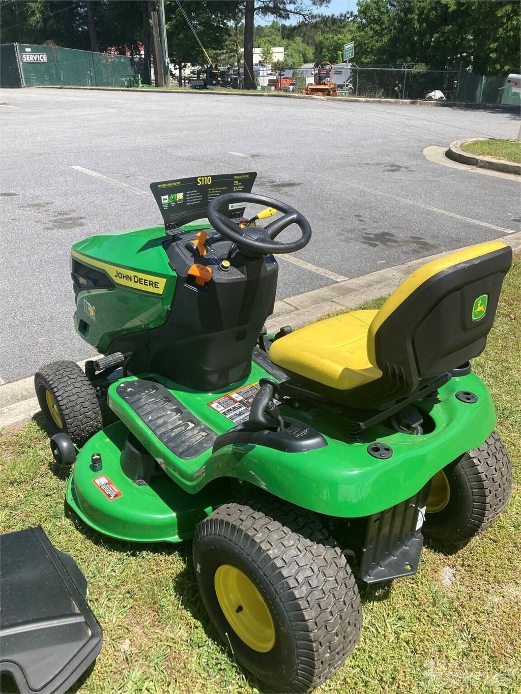 John Deere S110 Rijmaaiers