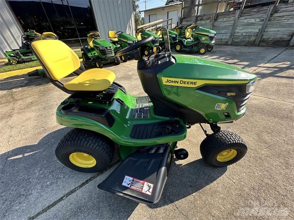 John Deere S110 Rijmaaiers