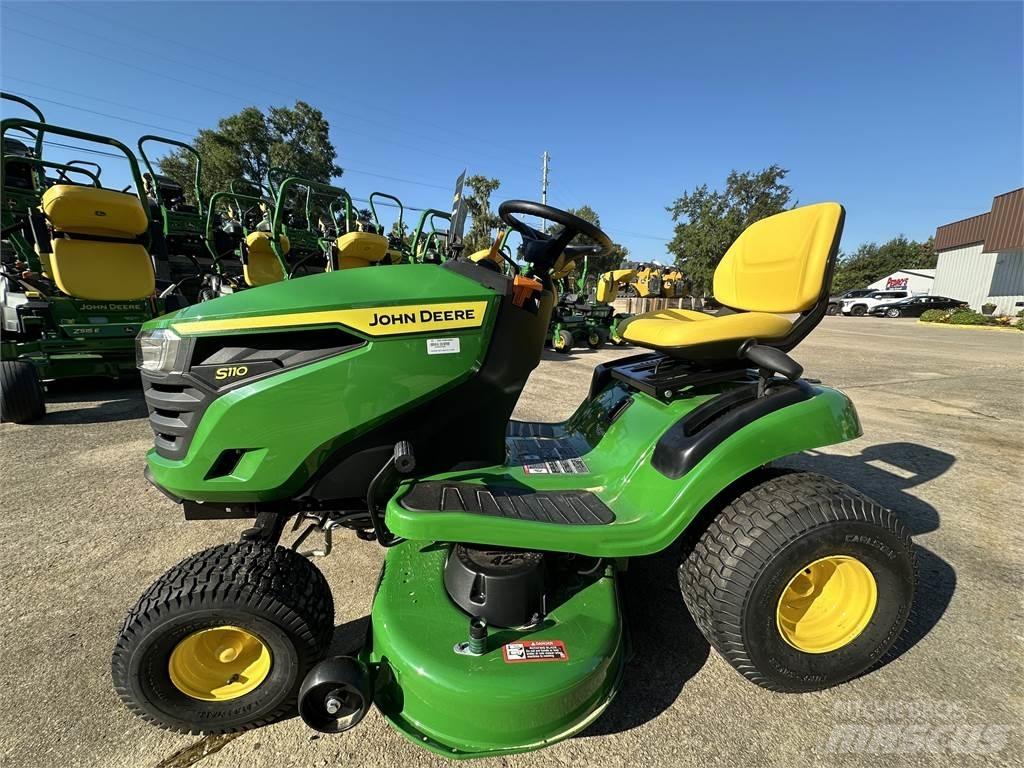 John Deere S110 Rijmaaiers