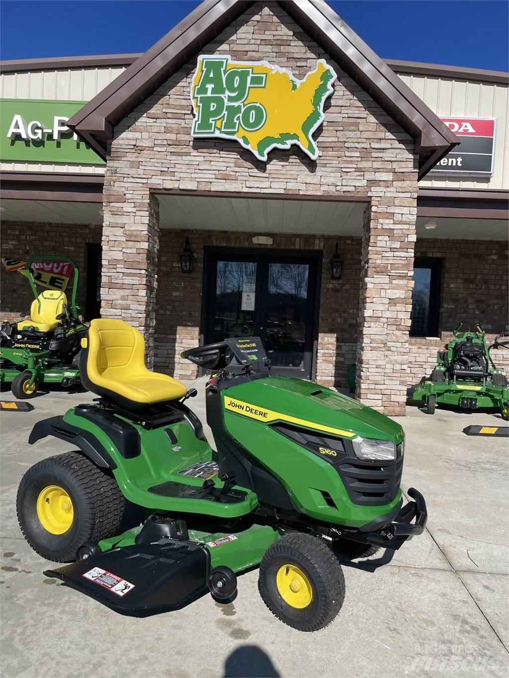 John Deere S160 Compacttrekkers