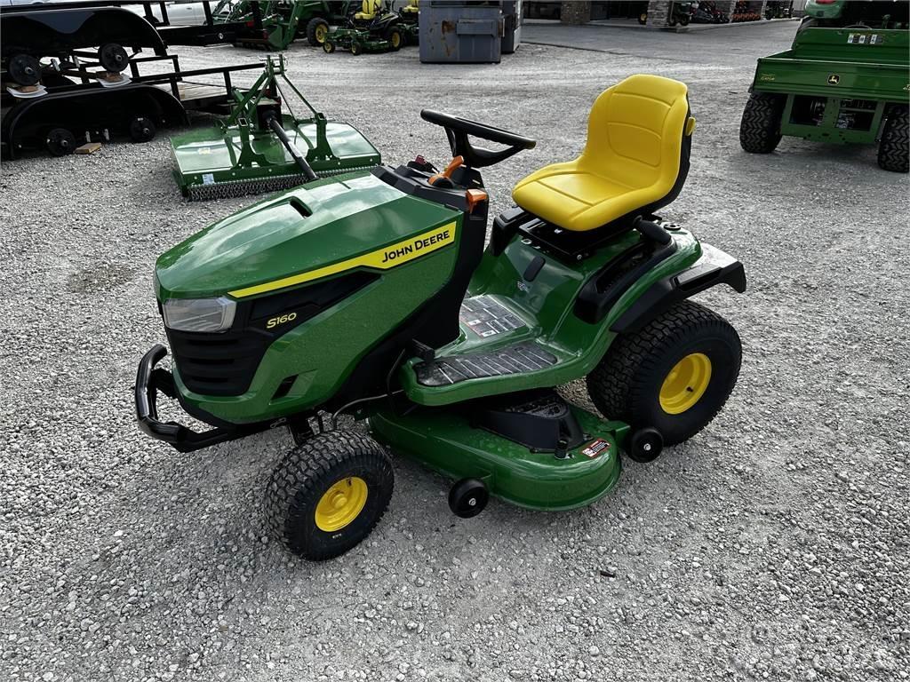 John Deere S160 Compacttrekkers