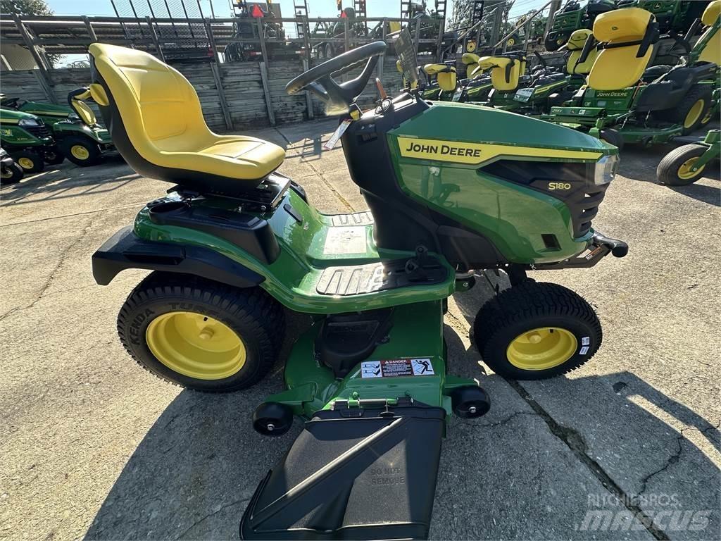 John Deere S180 Compacttrekkers