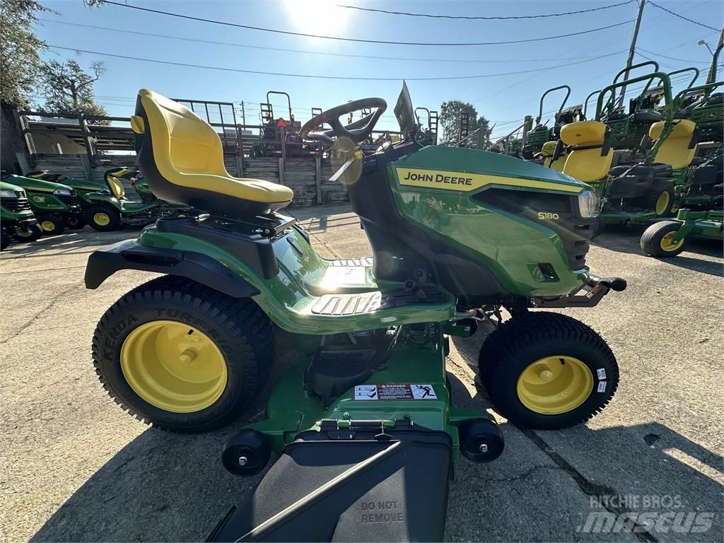 John Deere S180 Compacttrekkers