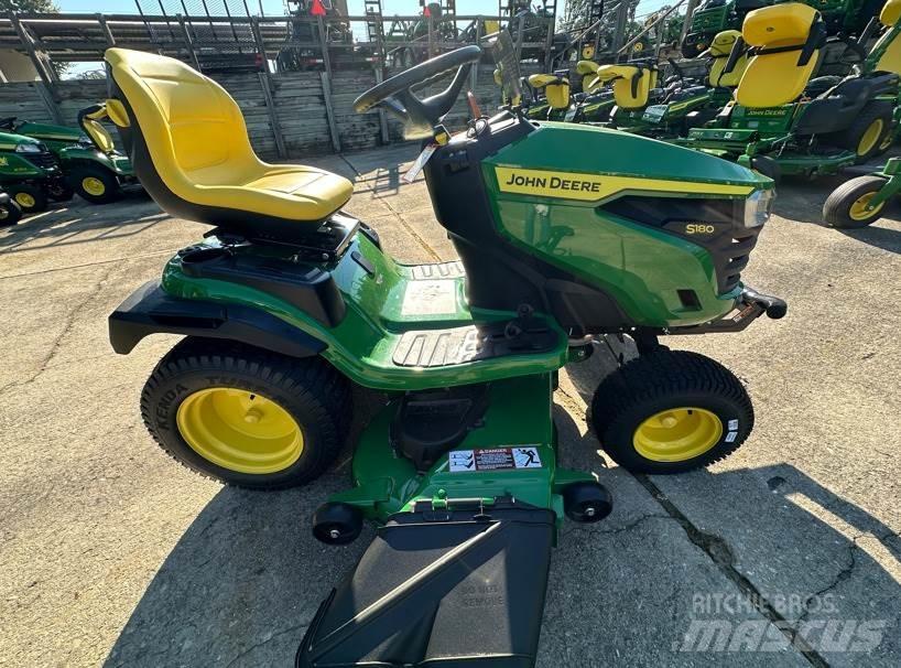 John Deere S180 Compacttrekkers