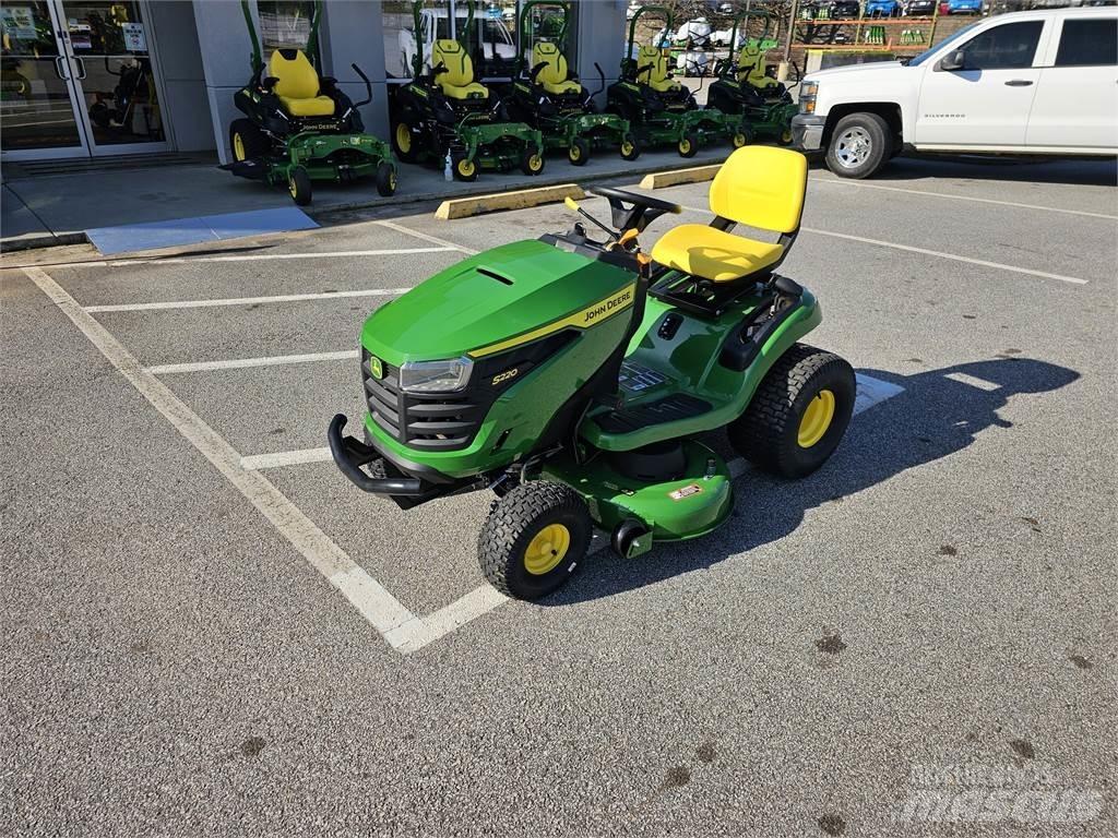 John Deere S220 Rijmaaiers
