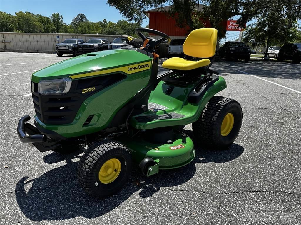 John Deere S220 Rijmaaiers