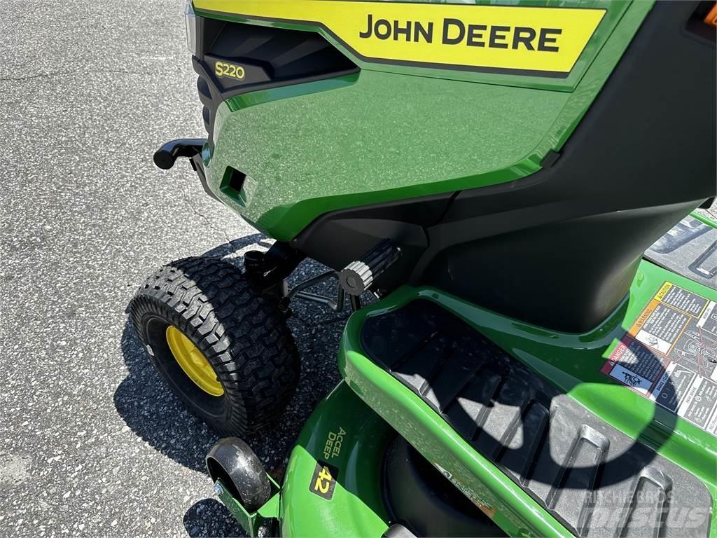 John Deere S220 Rijmaaiers