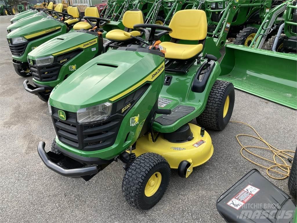 John Deere S220 Compacttrekkers