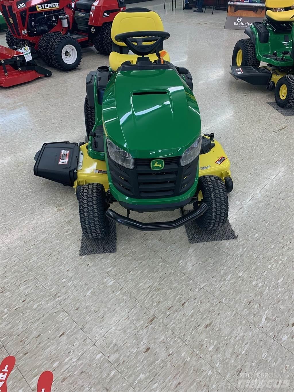 John Deere S240 Compacttrekkers