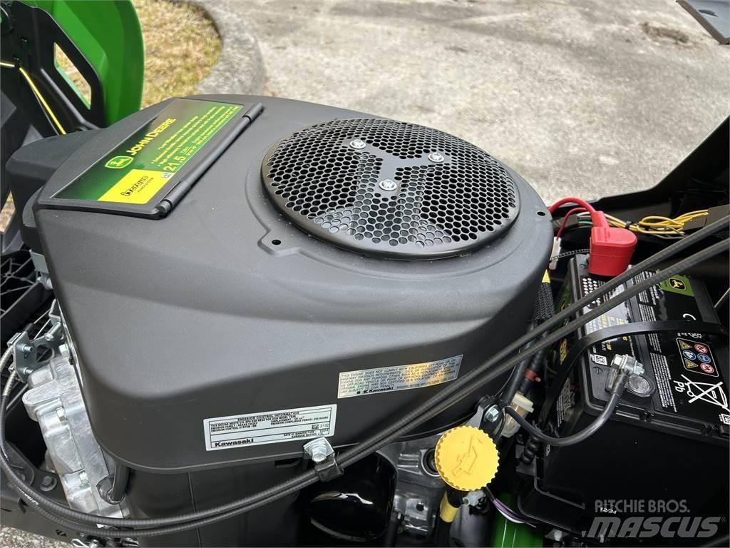 John Deere S240 Compacttrekkers