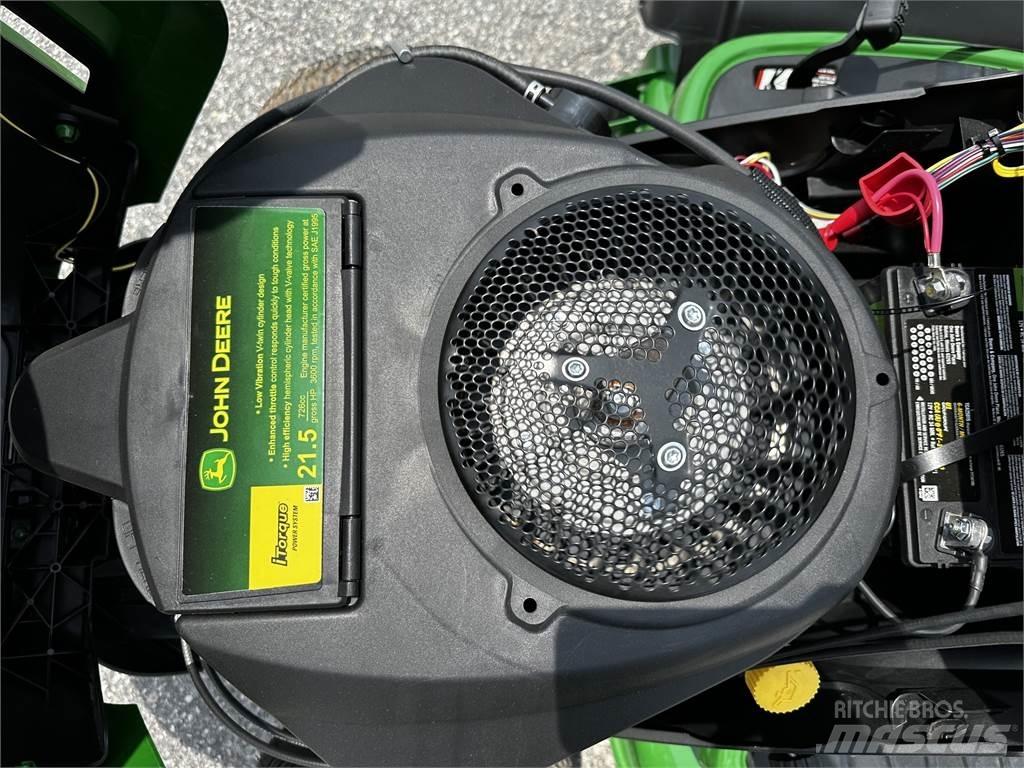 John Deere S240 Compacttrekkers