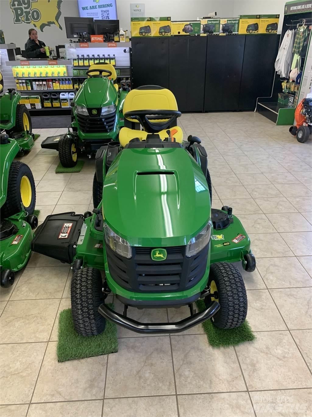 John Deere S240 Compacttrekkers