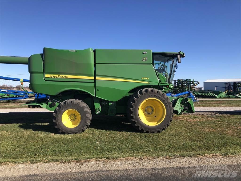 John Deere S790 Maaidorsmachines