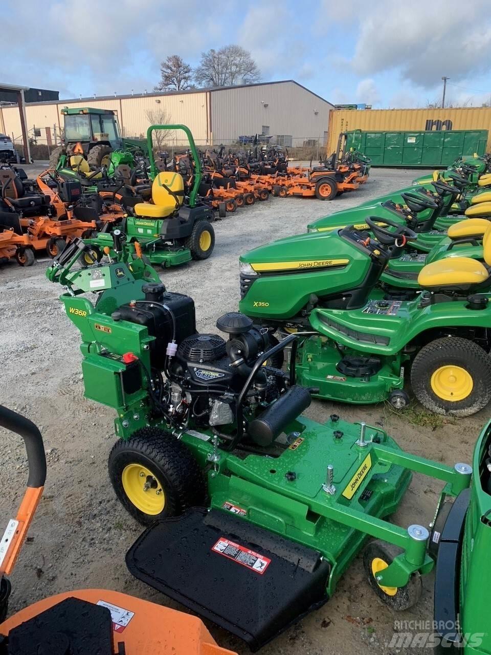 John Deere W36R Loopmaaier