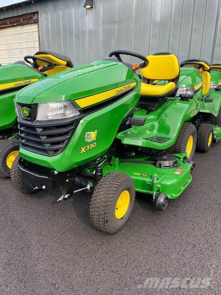 John Deere X330 Compacttrekkers