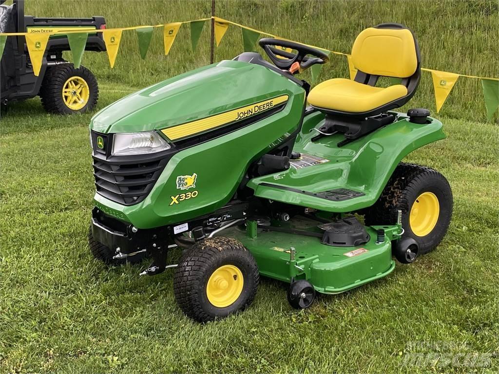John Deere X330 Compacttrekkers