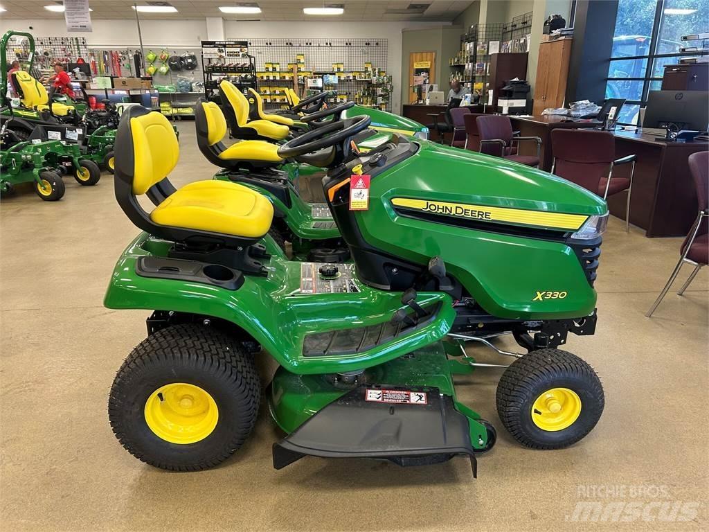 John Deere X330 Compacttrekkers