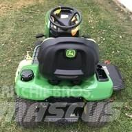 John Deere X330 Compacttrekkers