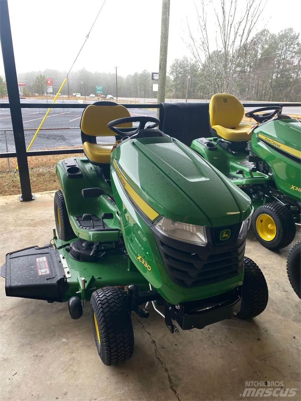 John Deere X330 Compacttrekkers